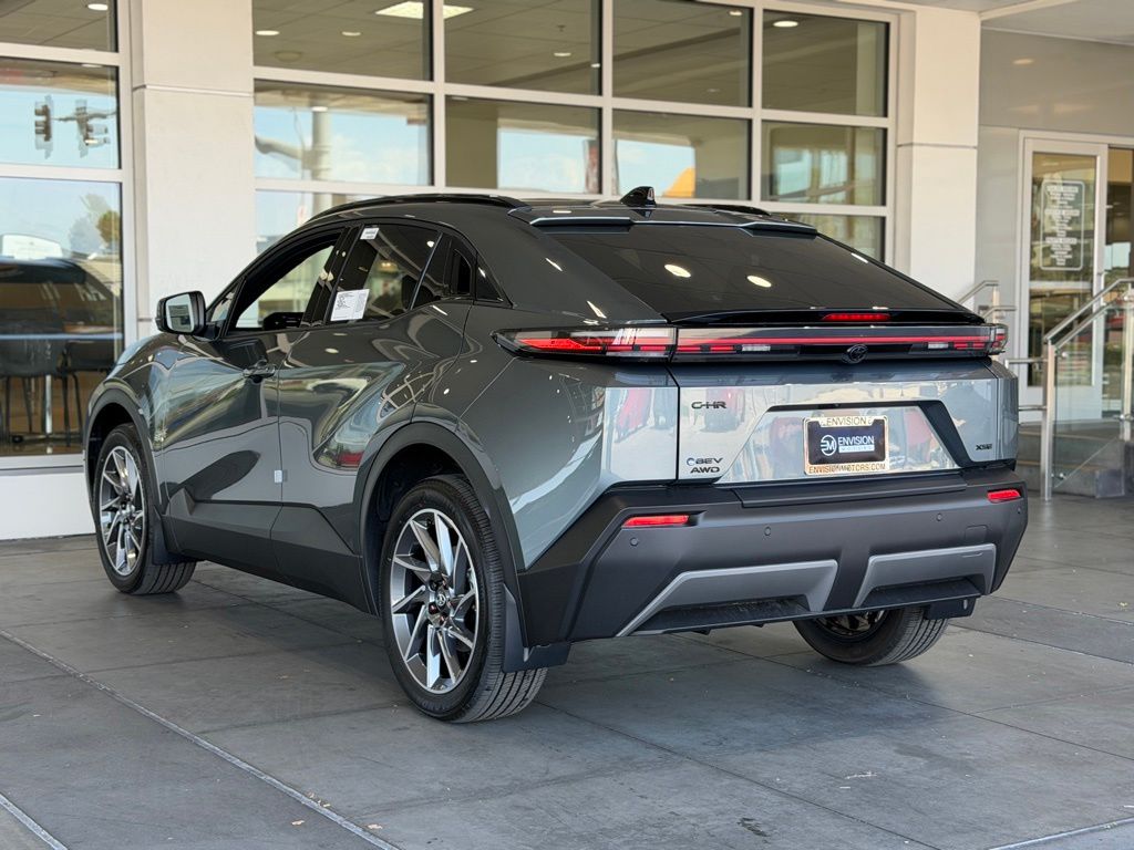 2026 Toyota C-HR XSE - Photo 9