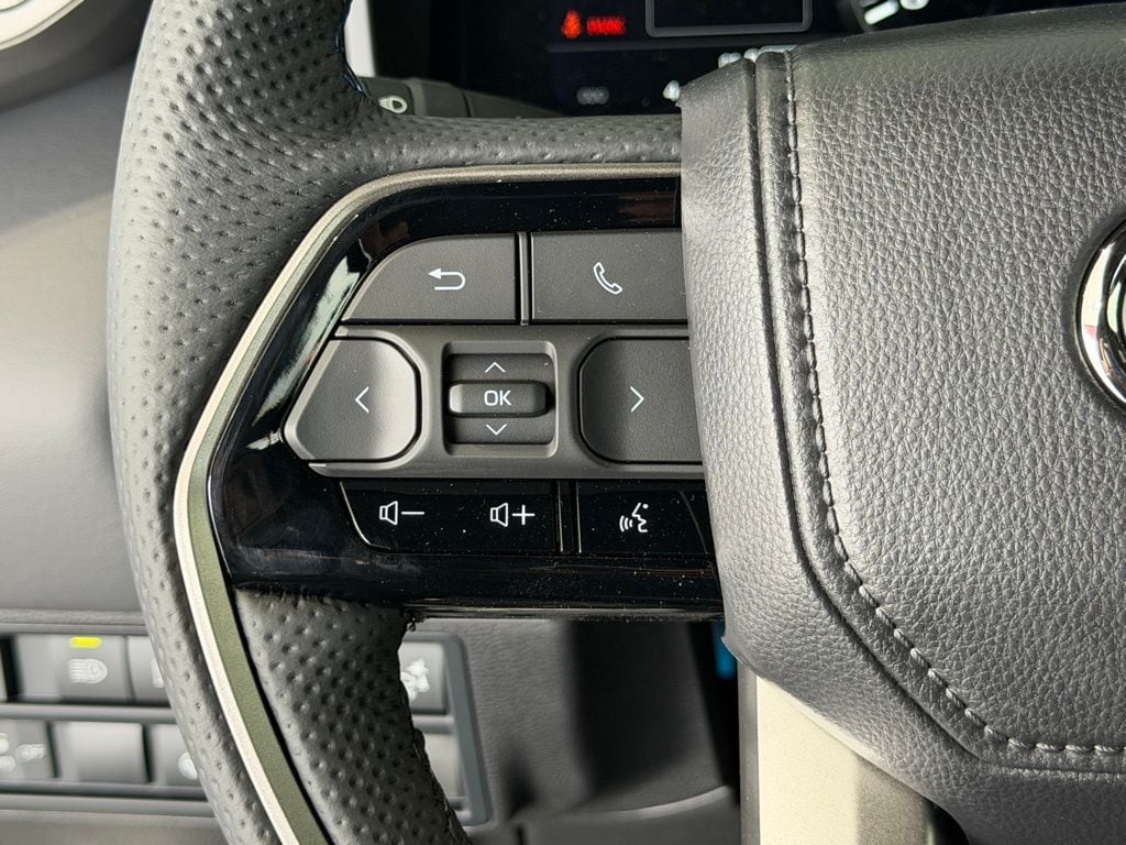 2026 Toyota Sequoia Platinum - Photo 26