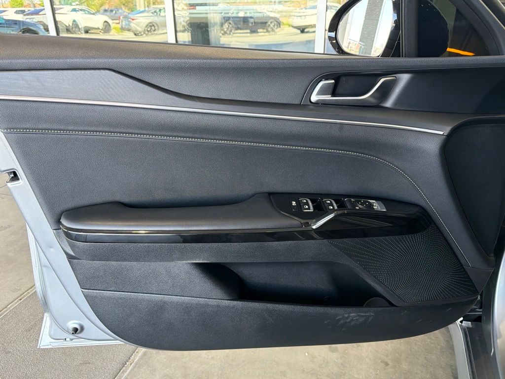 2025 Kia K5 GT-Line - Photo 18