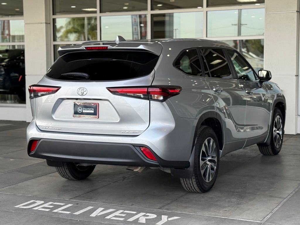 2024 Toyota Highlander XLE - Photo 13