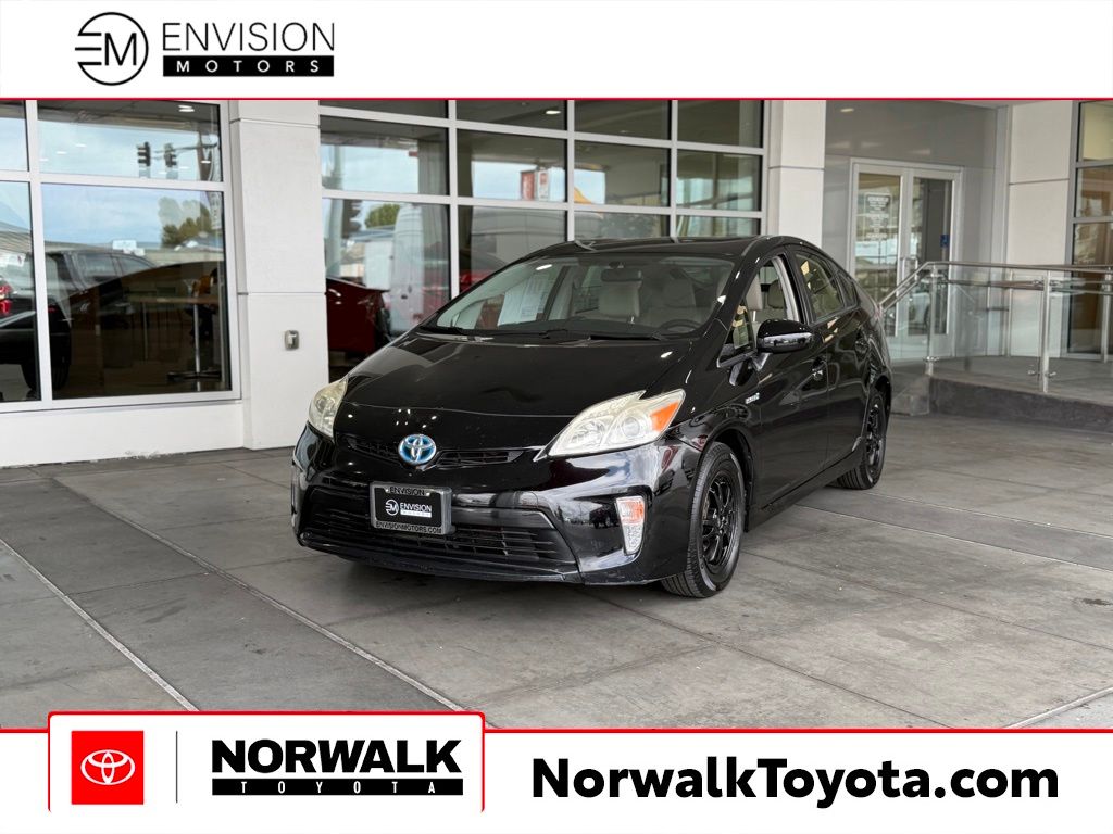 2013 Toyota Prius Two's photo