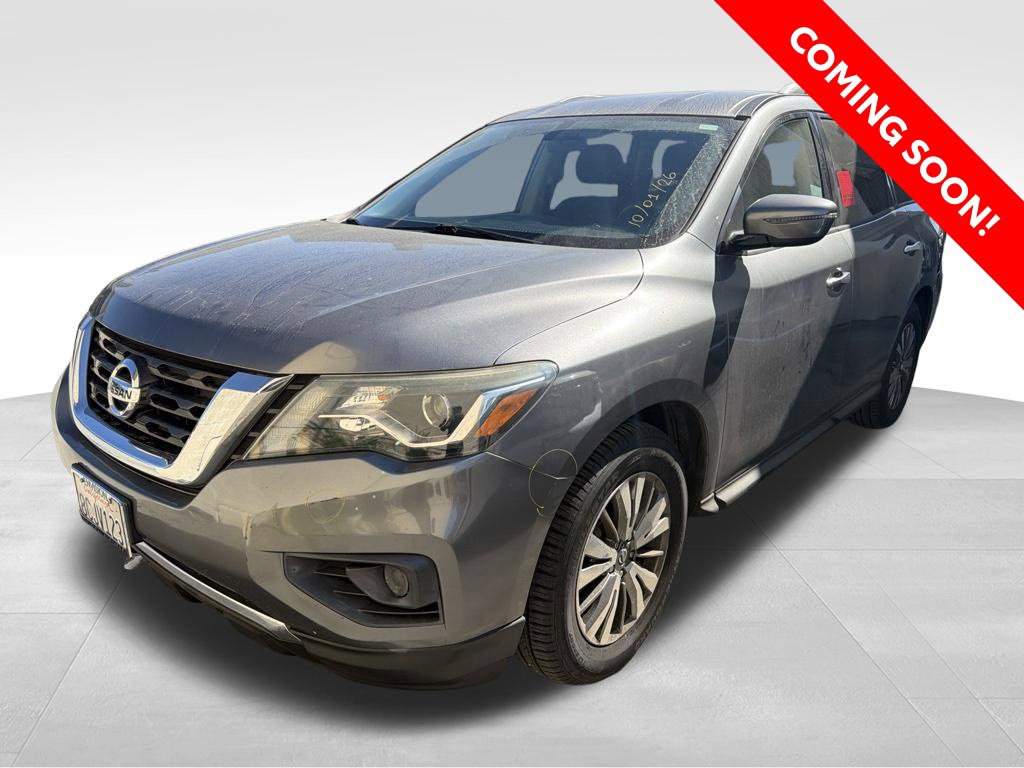 2018 Nissan Pathfinder S — photo 1 of 9