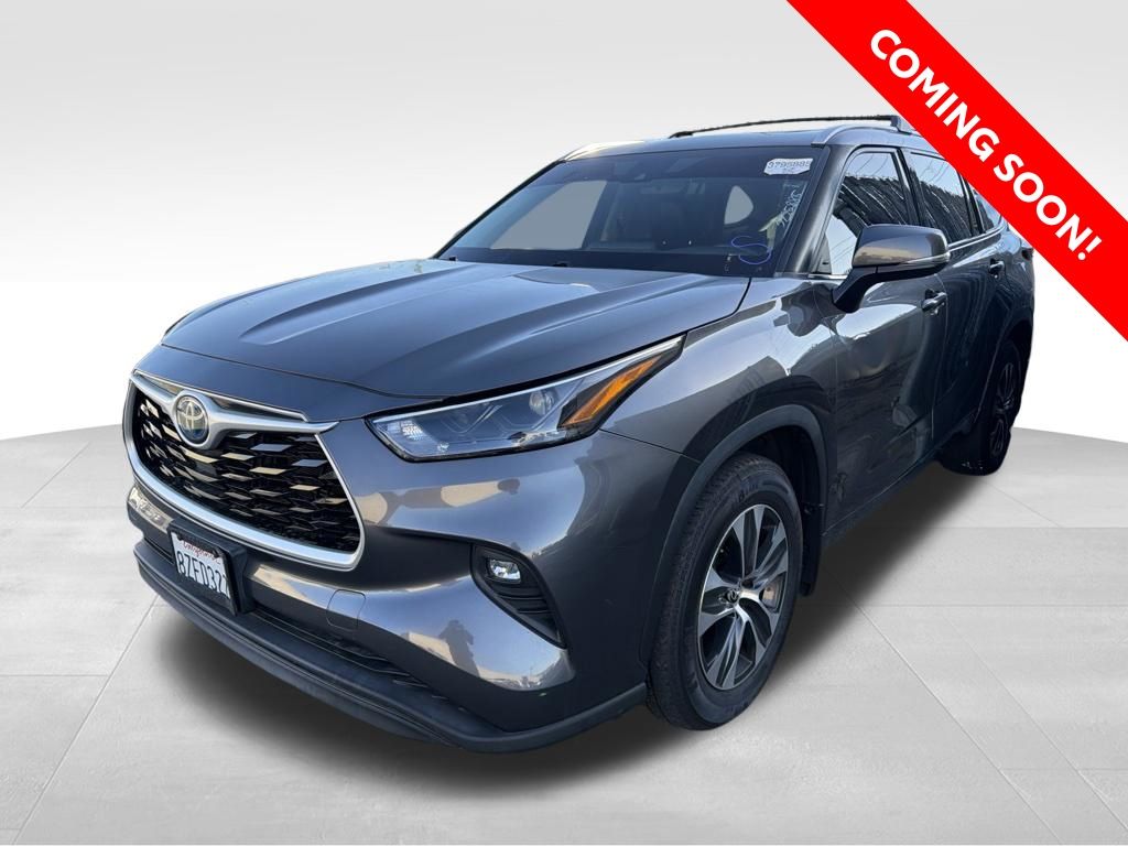 2022 Toyota Highlander Hybrid XLE — photo 1 of 9