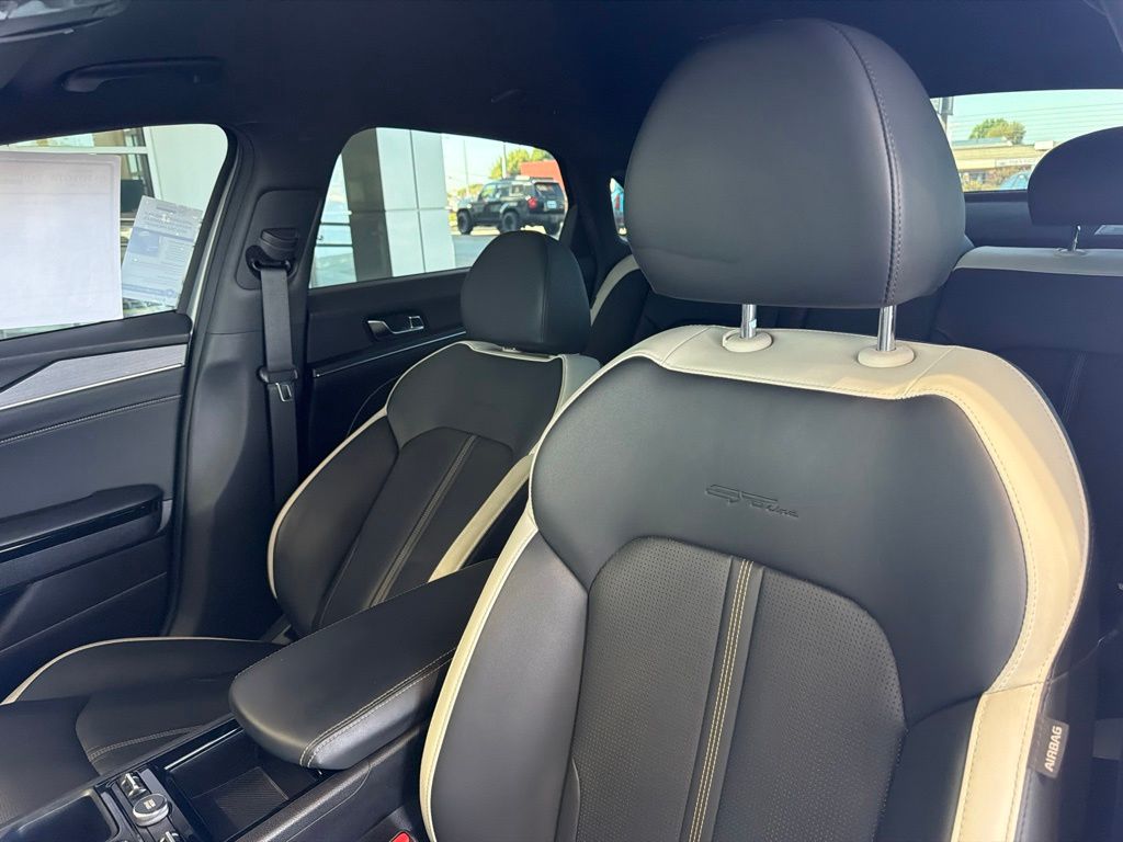2025 Kia K5 GT-Line - Photo 22