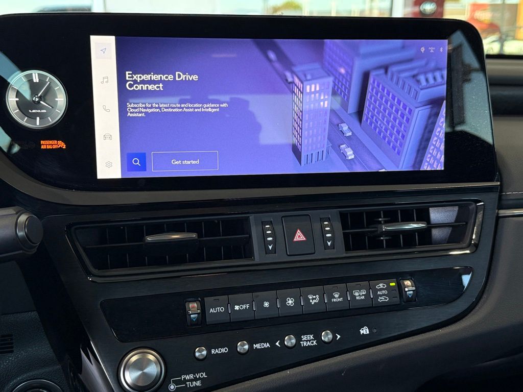 2024 Lexus ES 250 - Photo 31
