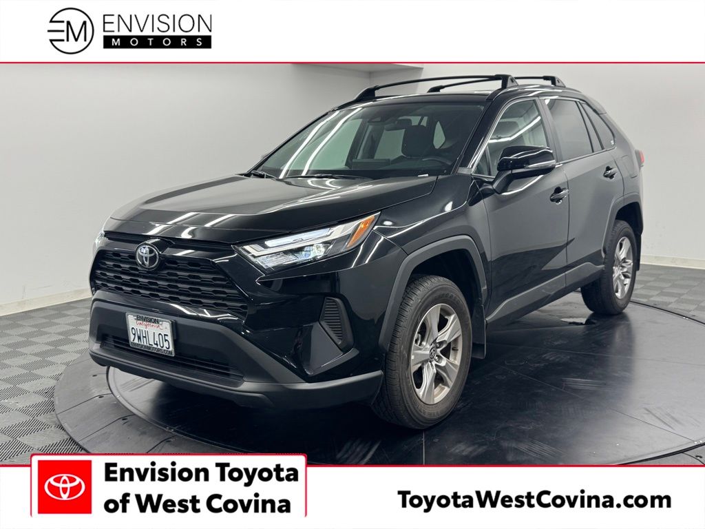 2025 Toyota RAV4 XLE FWD's photo