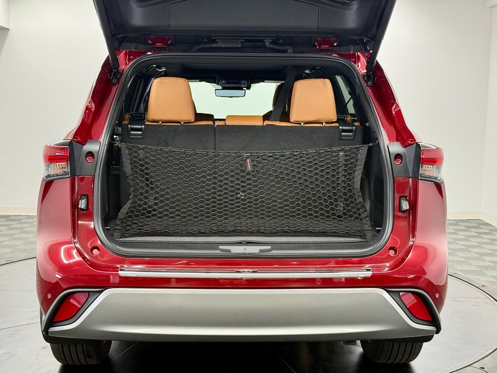 2026 Toyota Highlander Platinum - Photo 15