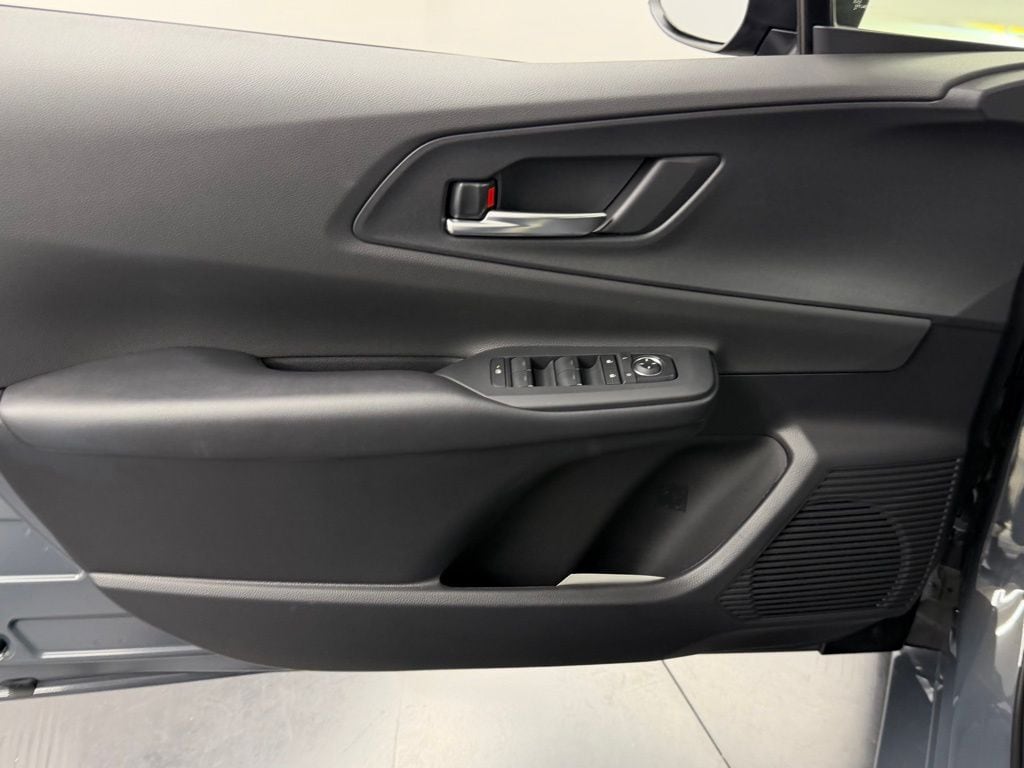 2026 Toyota Prius Plug-in Hybrid XSE - Photo 10