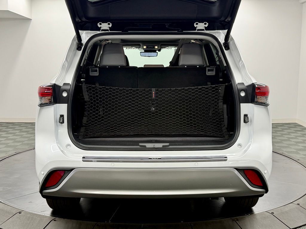 2026 Toyota Highlander Platinum - Photo 15