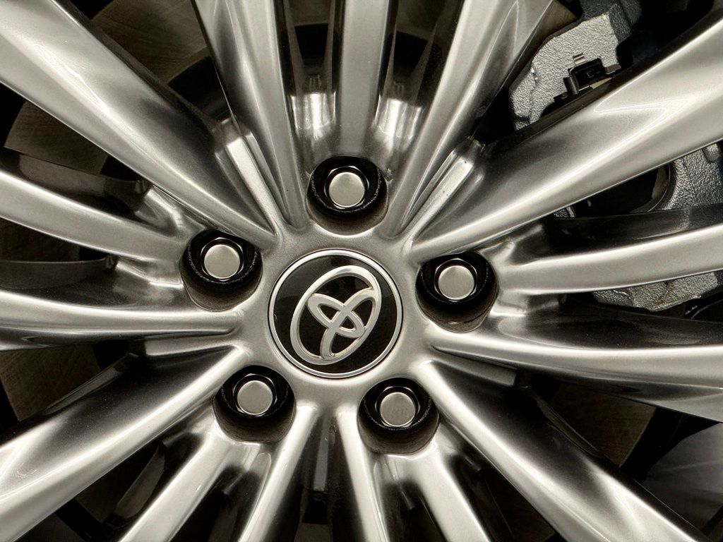 2026 Toyota Highlander Platinum - Photo 17