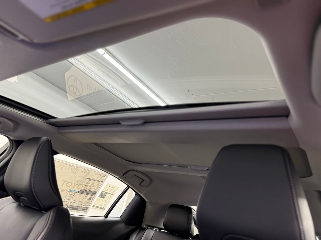 2026 Toyota Prius XLE - Photo 17