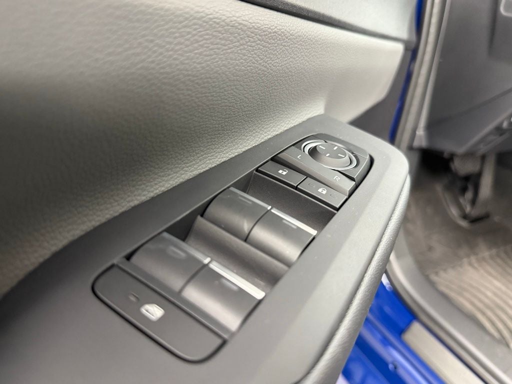 2026 Toyota Prius XLE - Photo 14