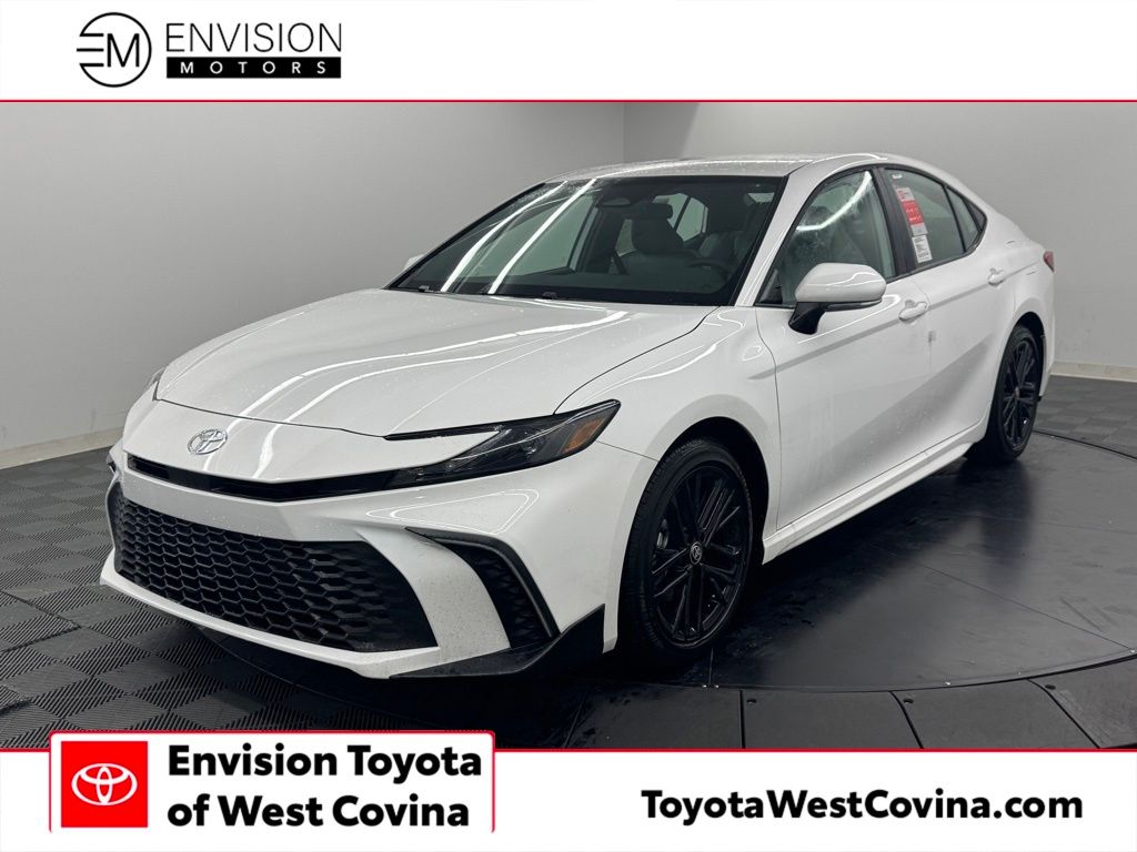 2026 Toyota Camry SE Hybrid's photo