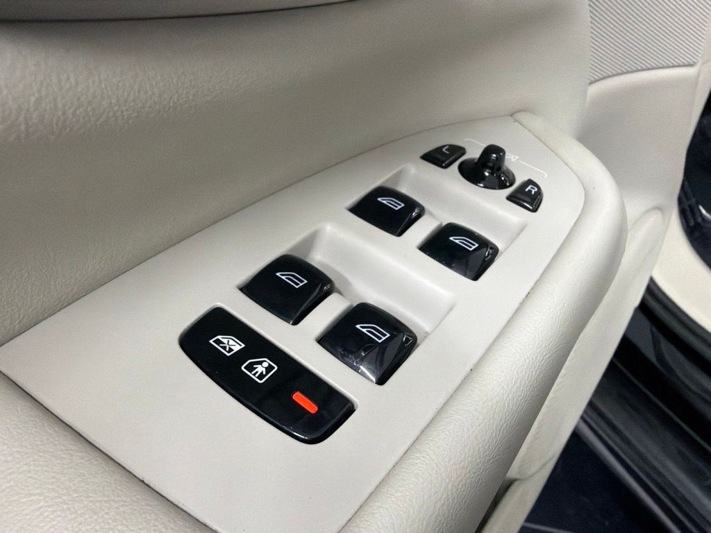 2023 Volvo XC90 Plus - Photo 21