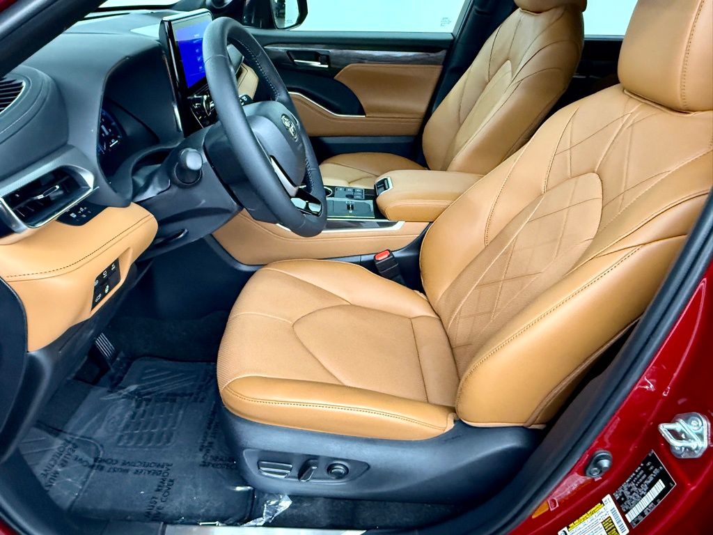 2026 Toyota Highlander Platinum - Photo 22