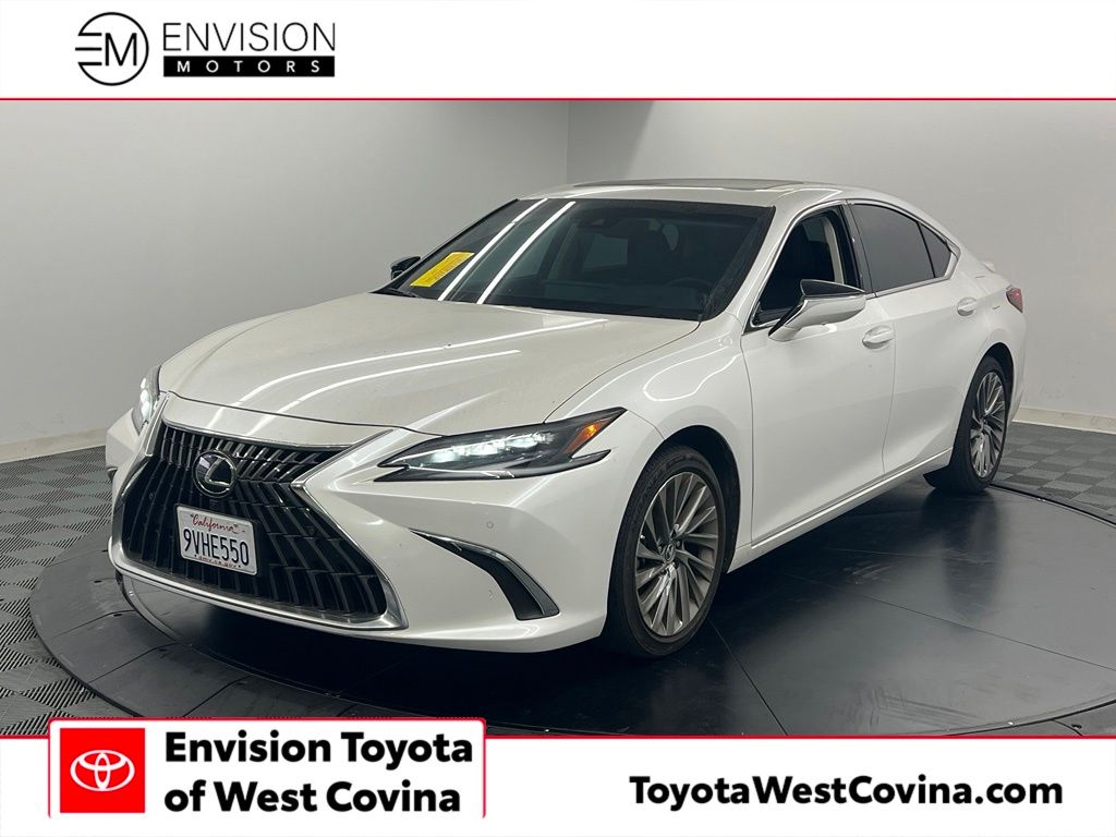 2025 Lexus ES 300h 300h Luxury's photo