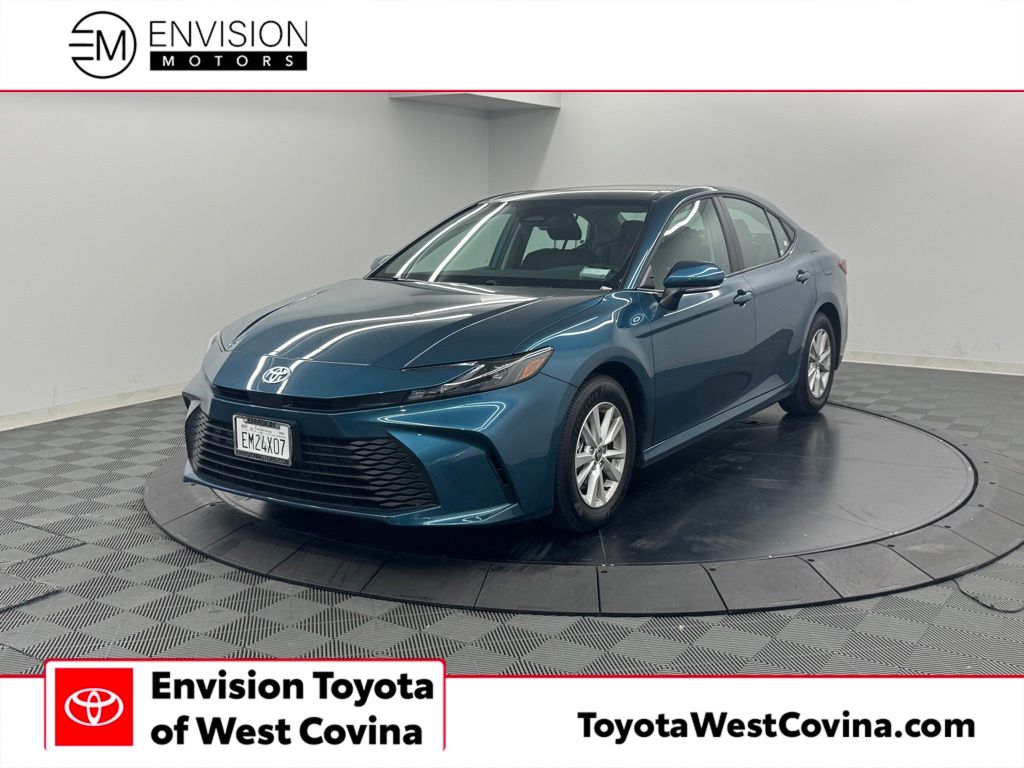 2026 Toyota Camry LE Hybrid's photo
