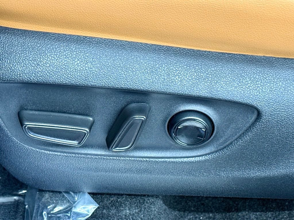 2026 Toyota Highlander Platinum - Photo 23