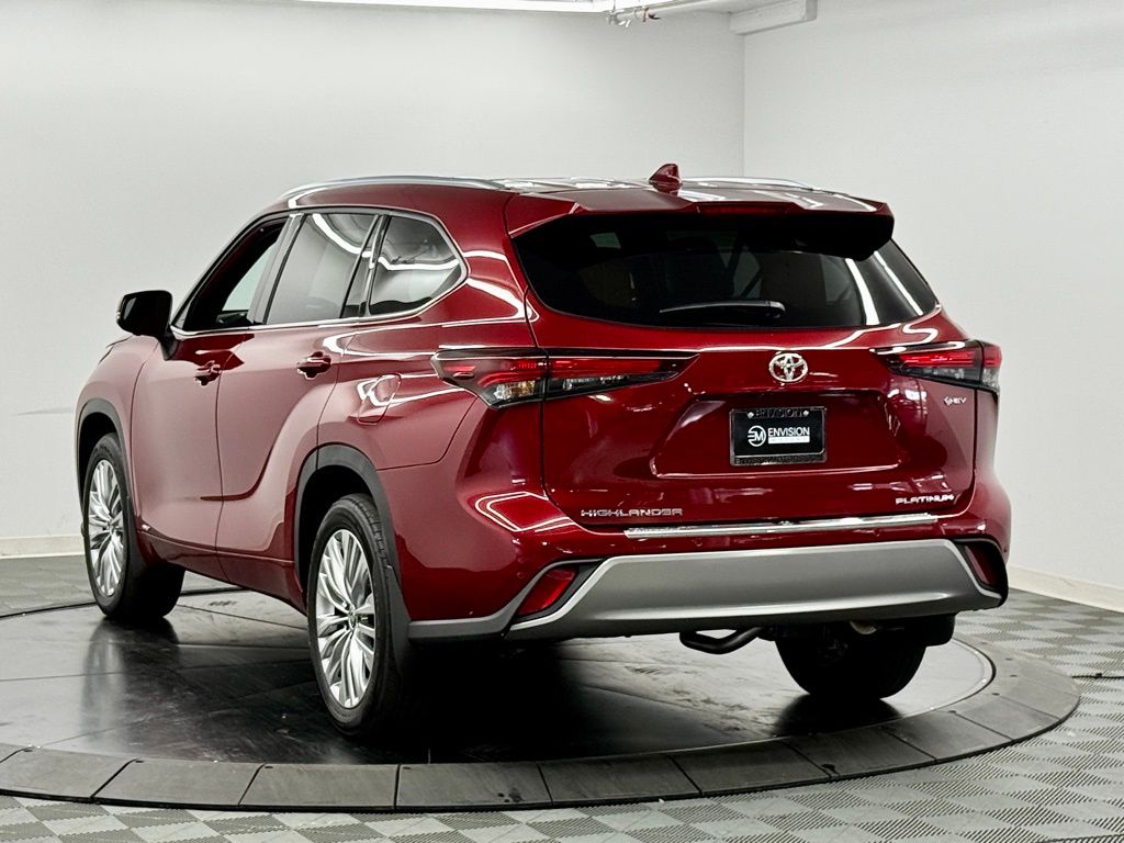 2026 Toyota Highlander Platinum - Photo 12