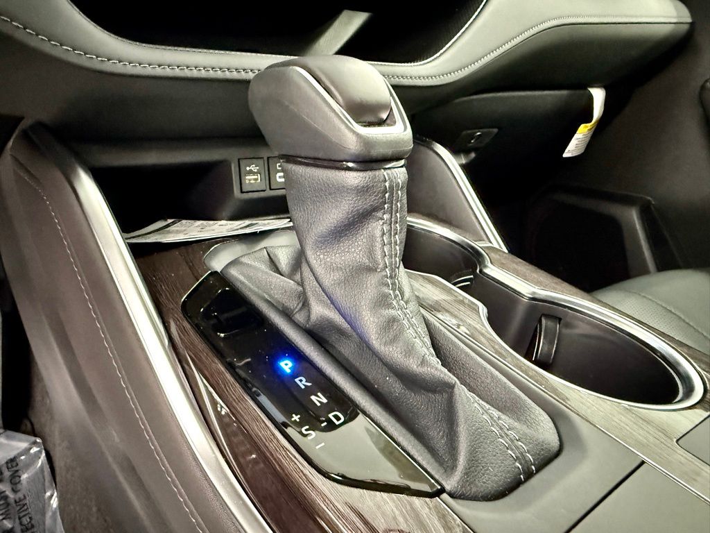 2026 Toyota Highlander Platinum - Photo 31