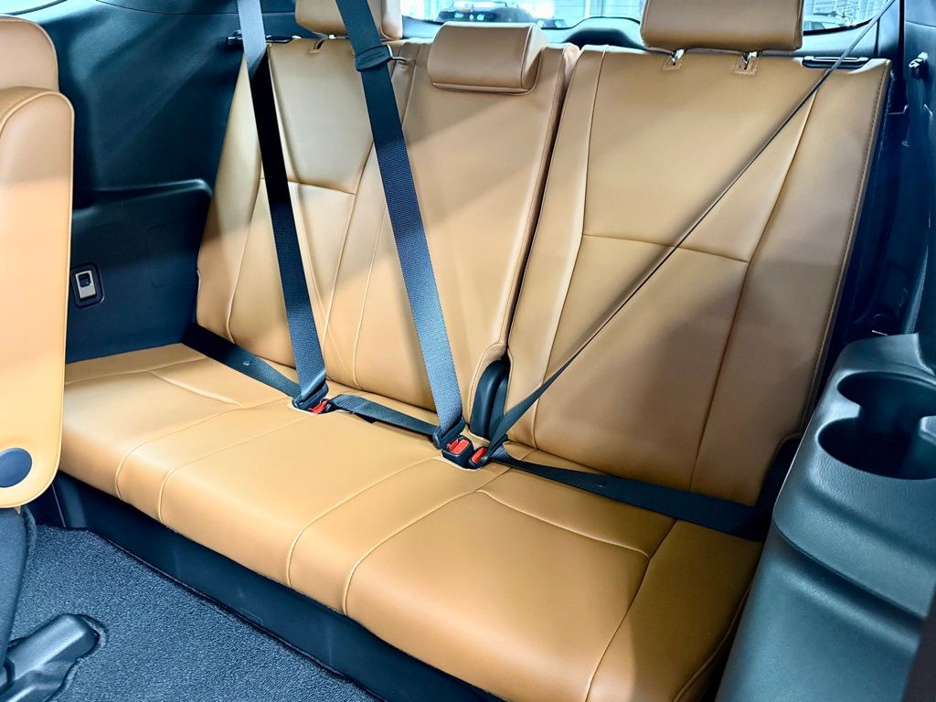 2026 Toyota Highlander Platinum - Photo 37