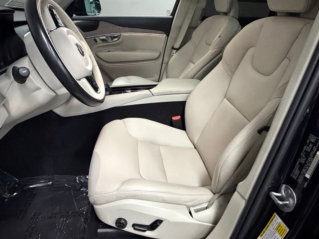 2023 Volvo XC90 Plus - Photo 26