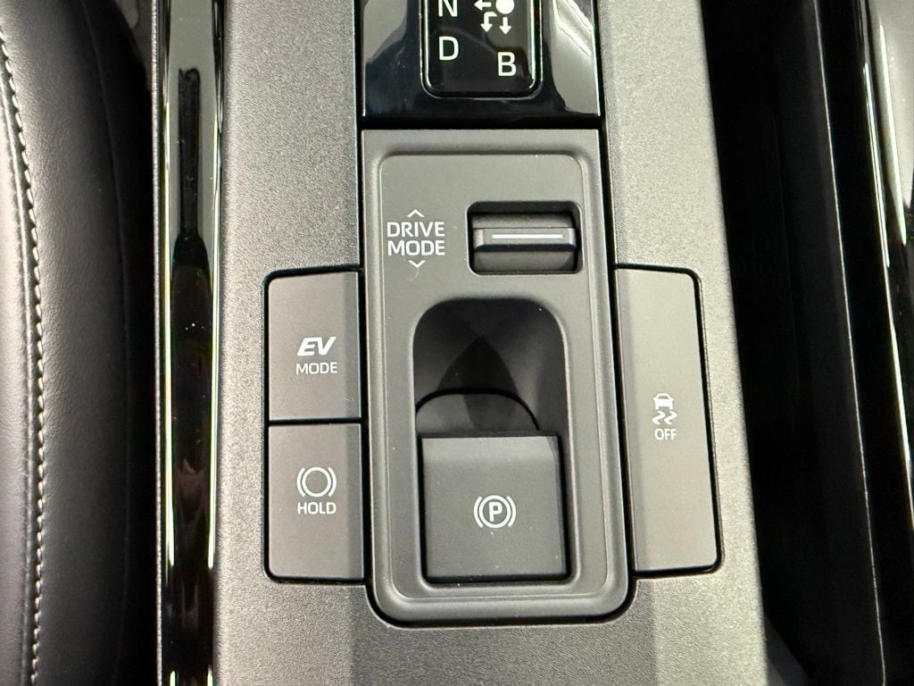 2026 Toyota Prius XLE - Photo 23