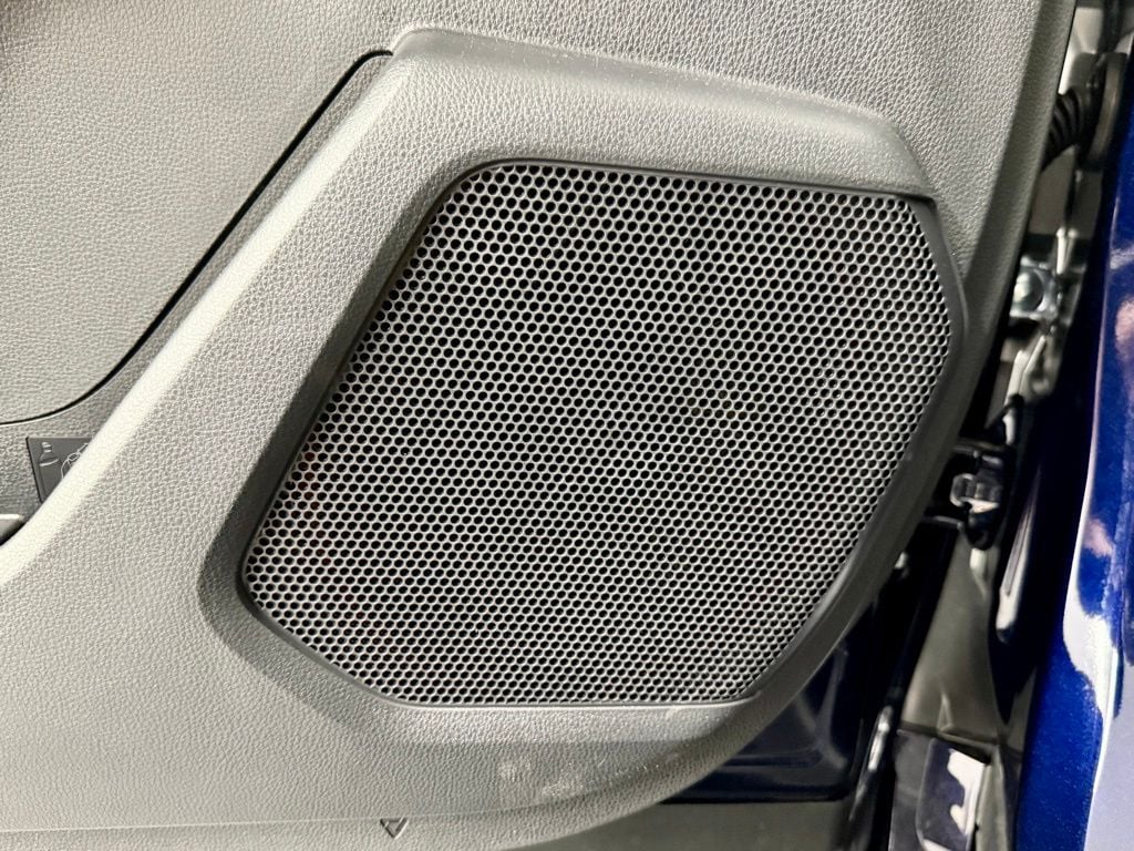 2026 Toyota Highlander Platinum - Photo 21