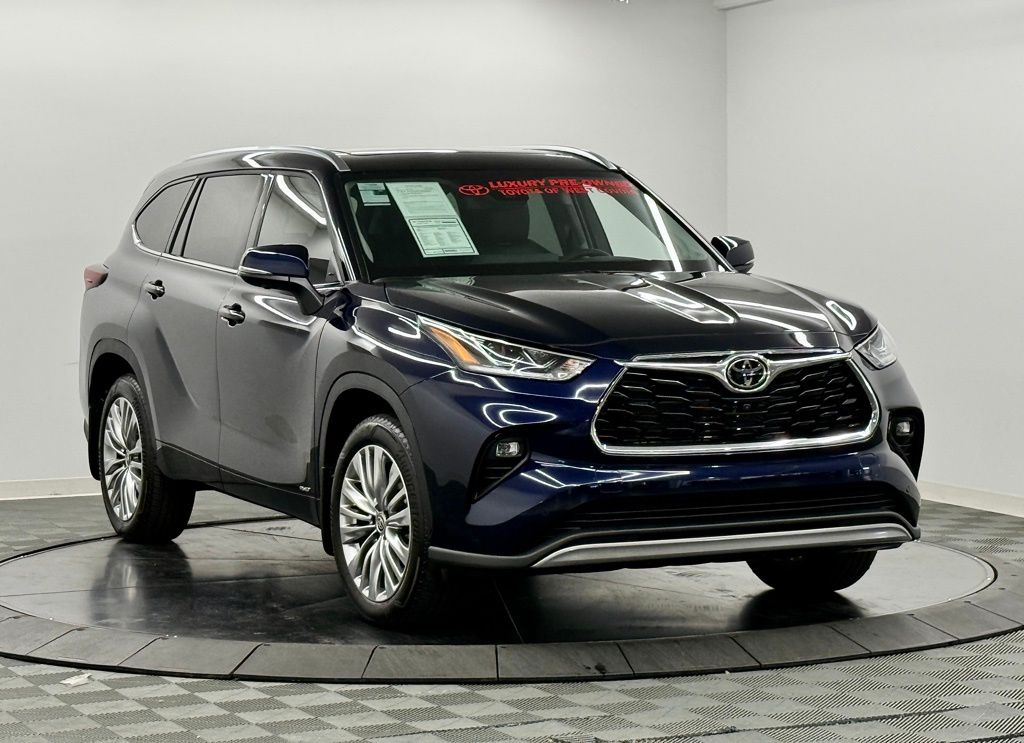 2026 Toyota Highlander Platinum - Photo 8