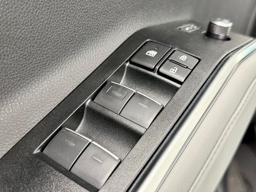 2026 Toyota Highlander Platinum - Photo 20