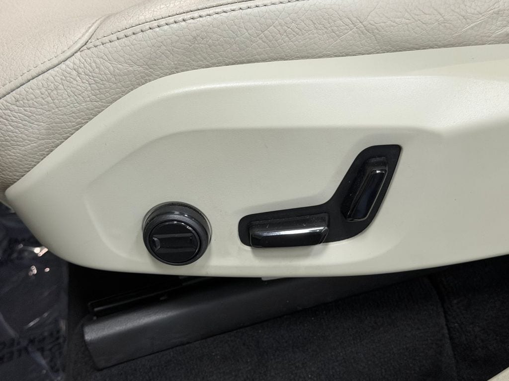 2023 Volvo XC90 Plus - Photo 29