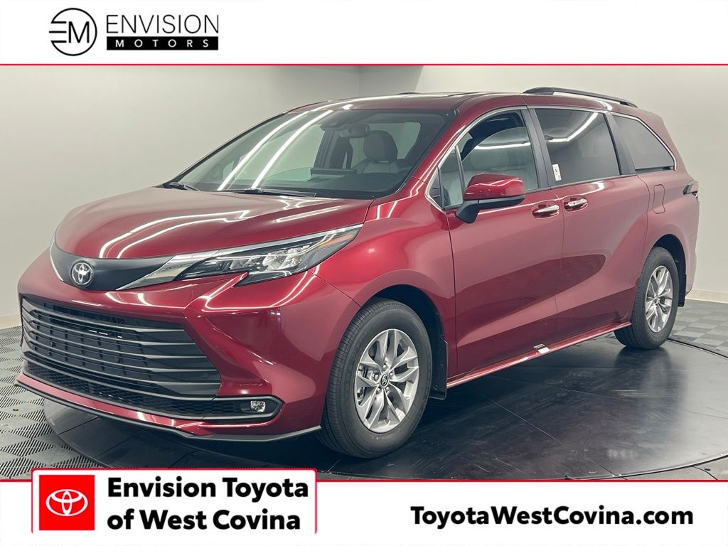 2026 Toyota Sienna XLE 8-Passenger Hybrid FWD's photo