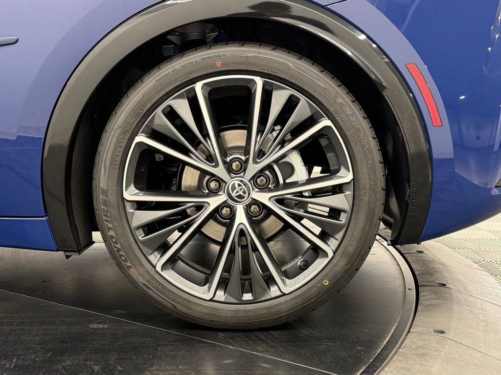 2026 Toyota Prius XLE - Photo 12