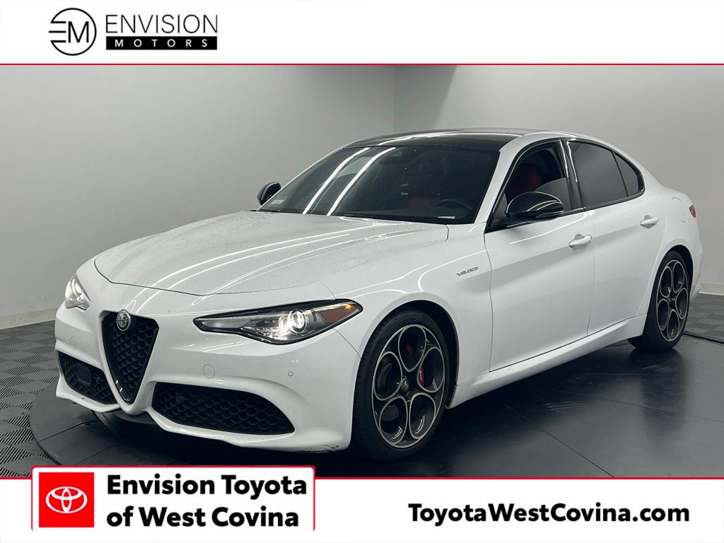 2023 Alfa Romeo Giulia Veloce RWD's photo