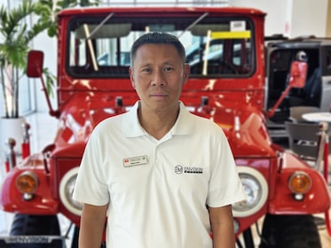 Staff member Albert Gho from ID_6f1c25