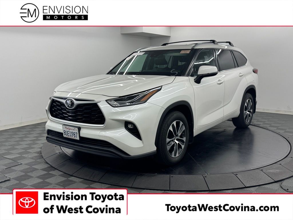 2021 Toyota Highlander XLE 4x2 V6's photo
