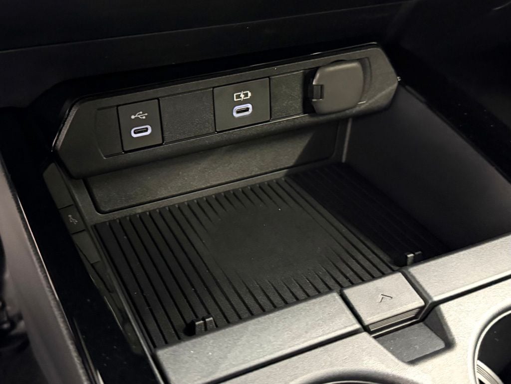2026 Toyota Prius Plug-in Hybrid XSE - Photo 22