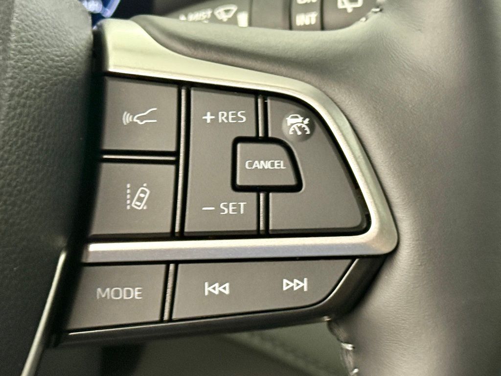 2026 Toyota Highlander Platinum - Photo 29