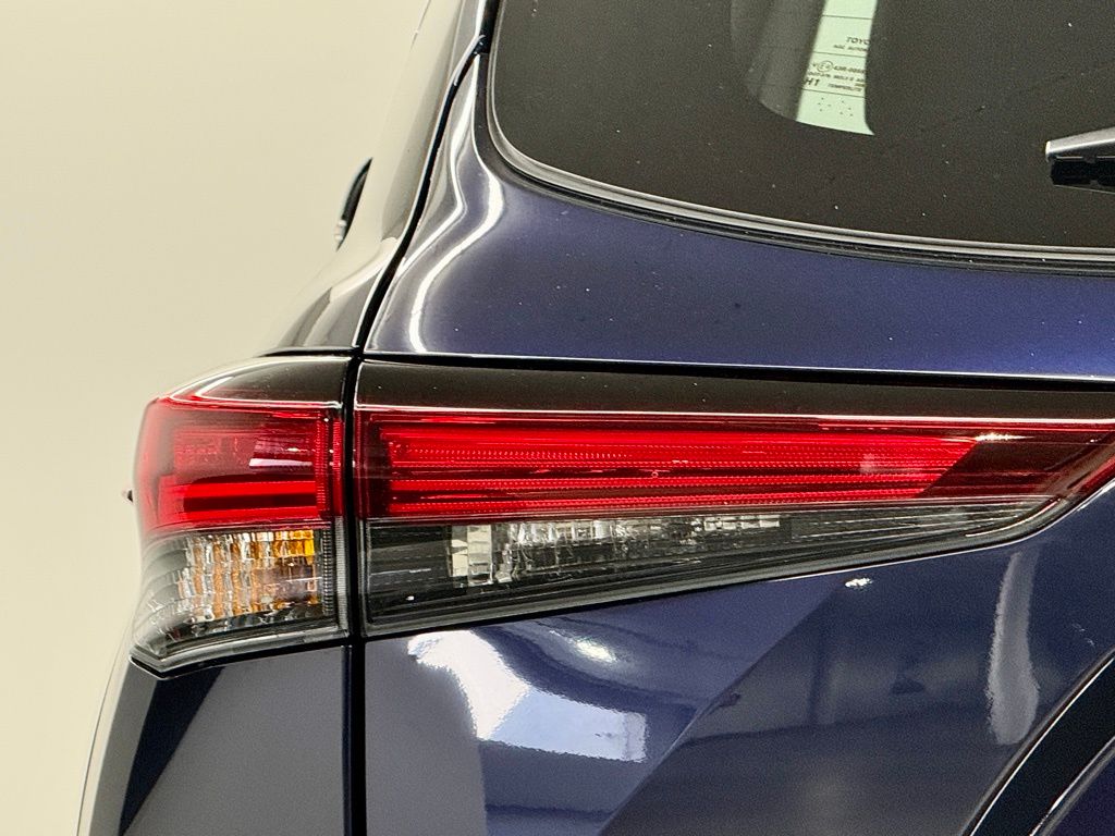 2026 Toyota Highlander Platinum - Photo 13