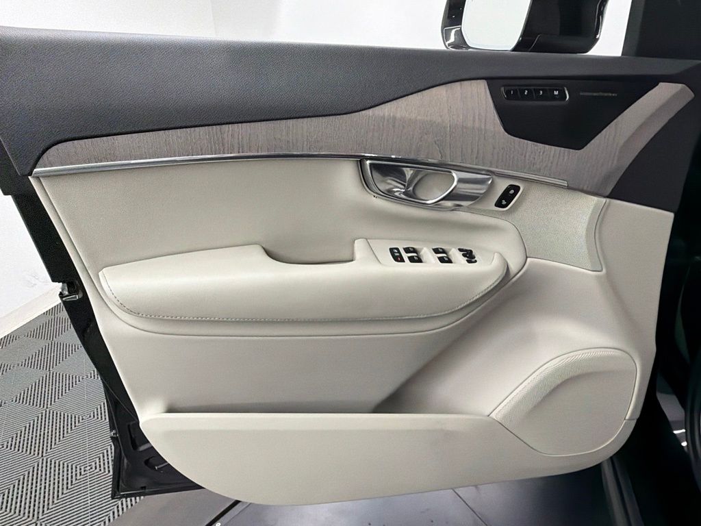 2023 Volvo XC90 Plus - Photo 20