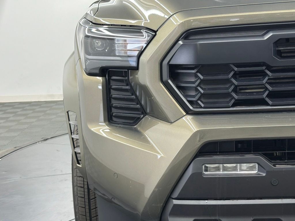 2026 Toyota Tacoma TRD Sport - Photo 11