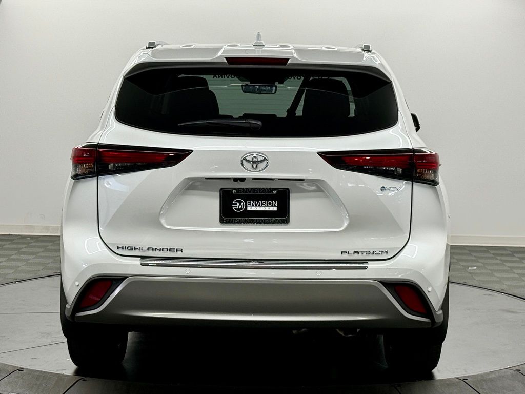 2026 Toyota Highlander Platinum - Photo 11