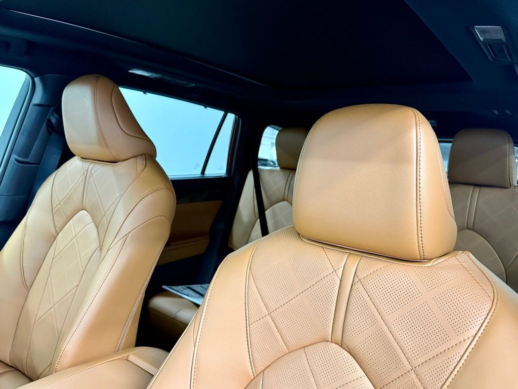 2026 Toyota Highlander Platinum - Photo 24