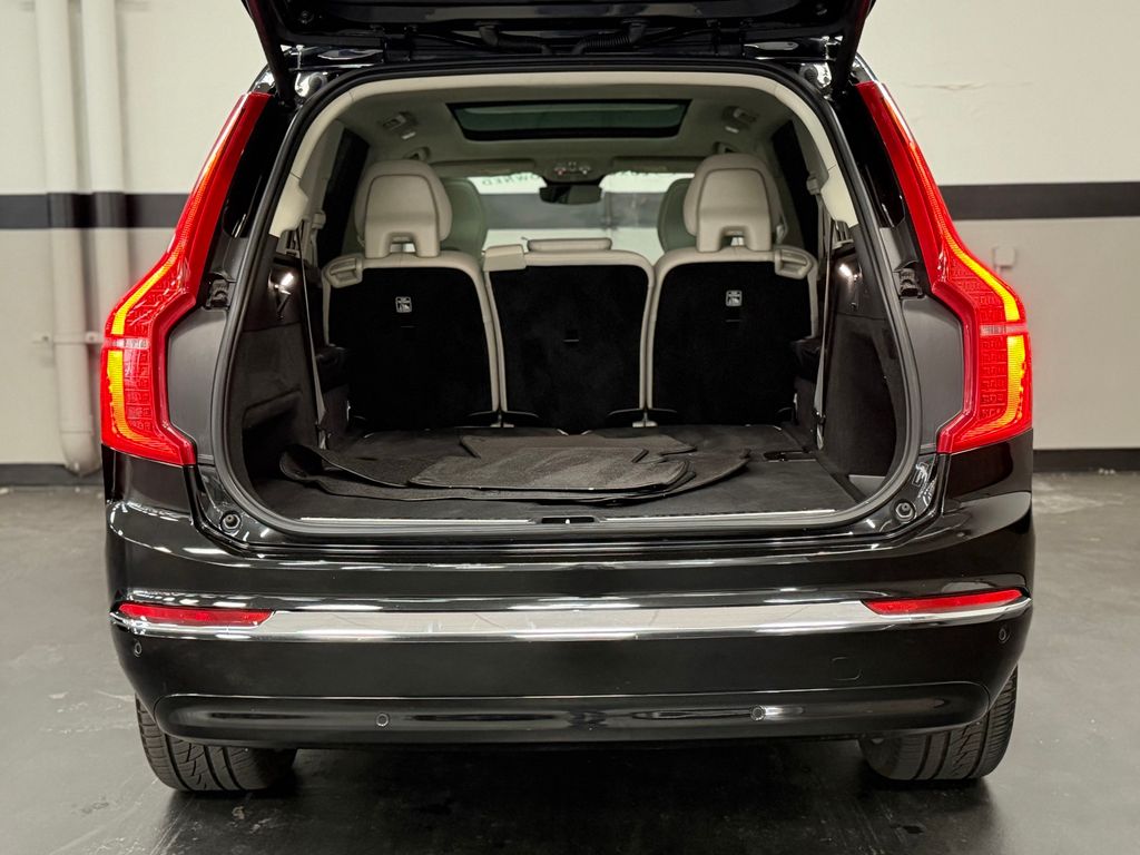 2023 Volvo XC90 Plus - Photo 18
