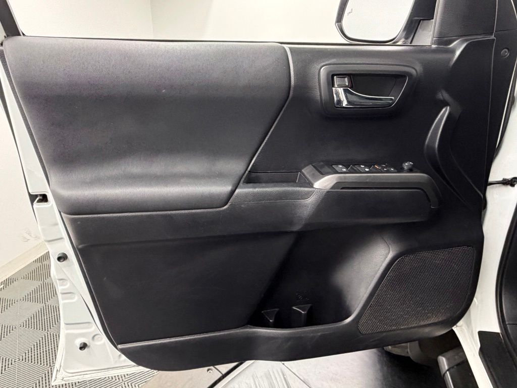 2021 Toyota Tacoma TRD Sport - Photo 19