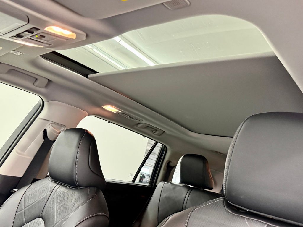 2026 Toyota Highlander Platinum - Photo 25