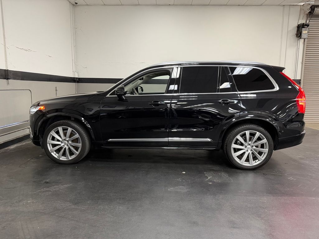 2023 Volvo XC90 Plus - Photo 11