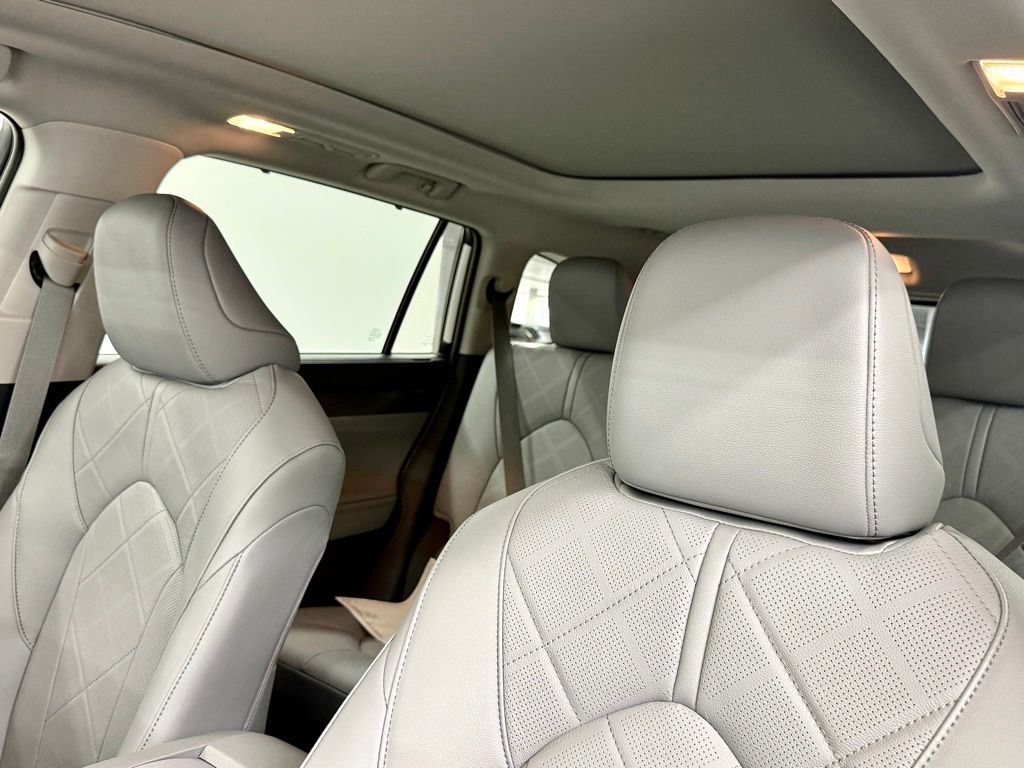 2026 Toyota Highlander Platinum - Photo 25