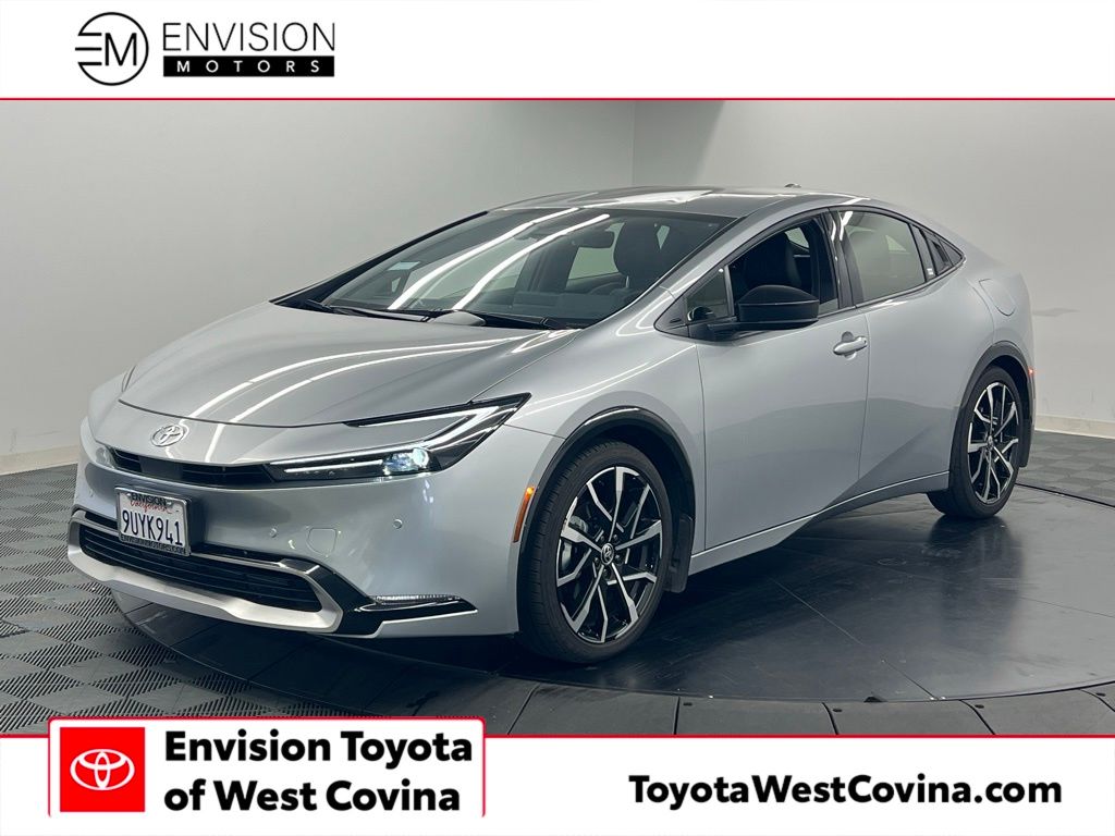 2025 Toyota Prius XSE Plug-in Hybrid's photo