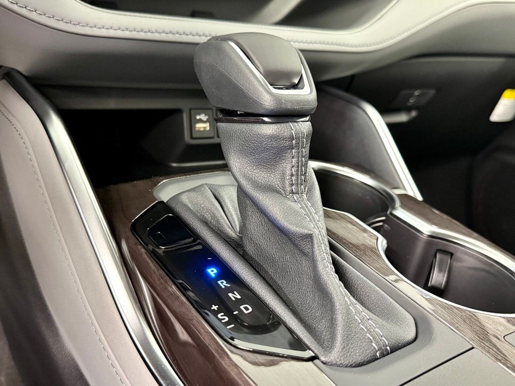 2026 Toyota Highlander Platinum - Photo 33